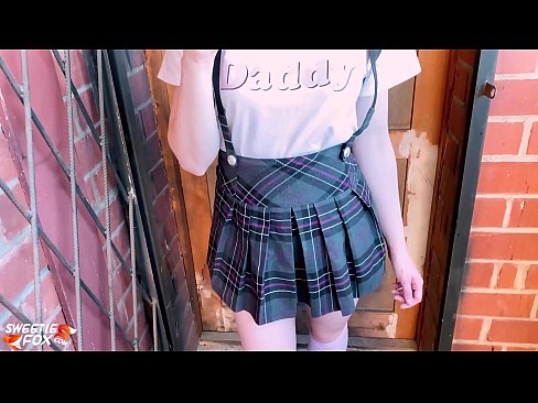 ❤️ Schoolgirl chuqur uning Dick so'radi va sinflar o'rniga fucks. ❤️  seks da bizda ﹏